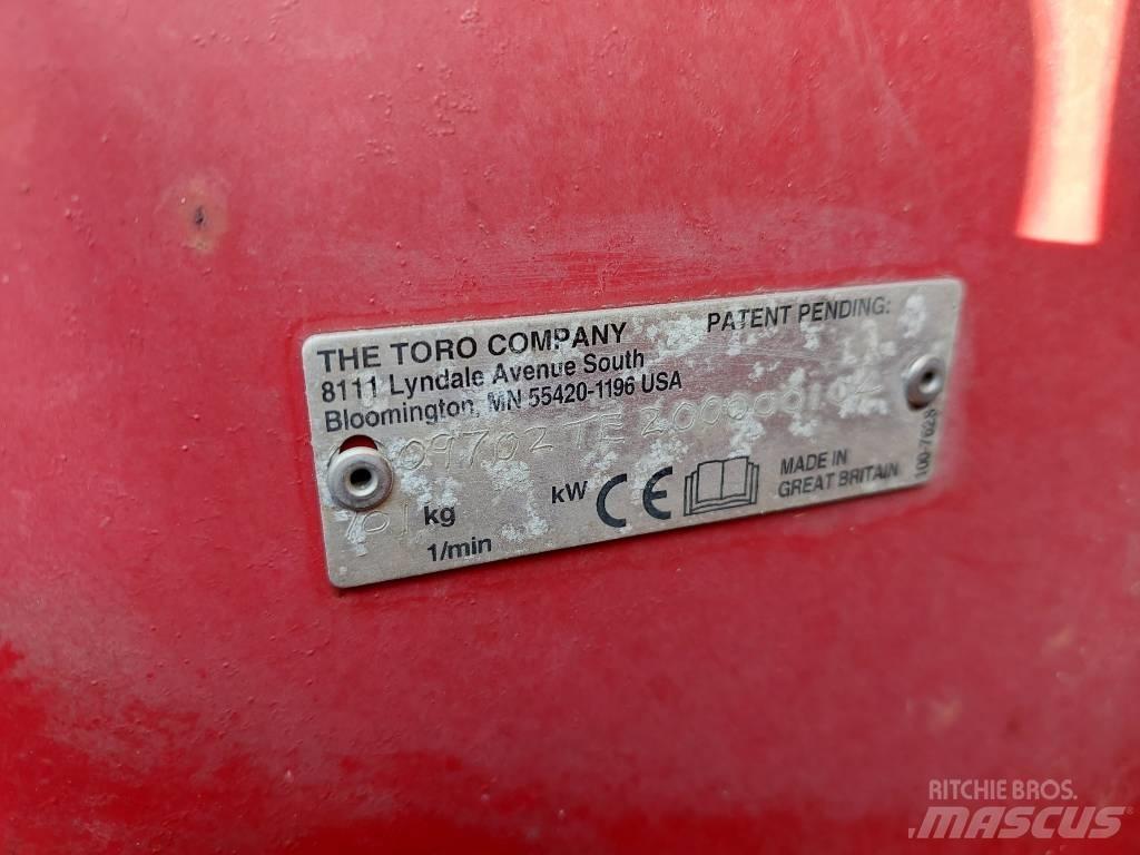 Toro Procore 880 Ilmastajat ja sammaleenrepijät