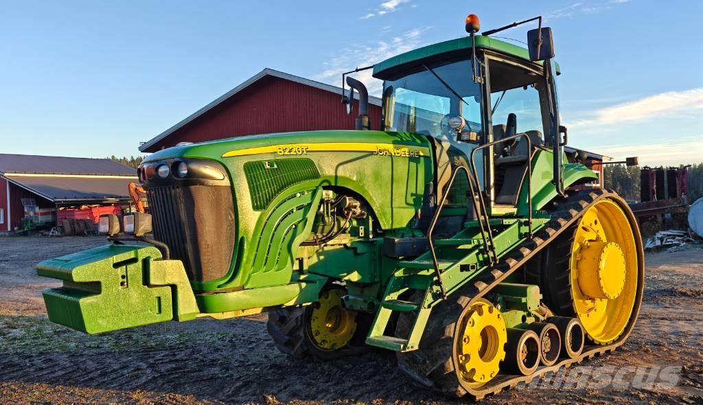 John Deere 8220 T Traktorit