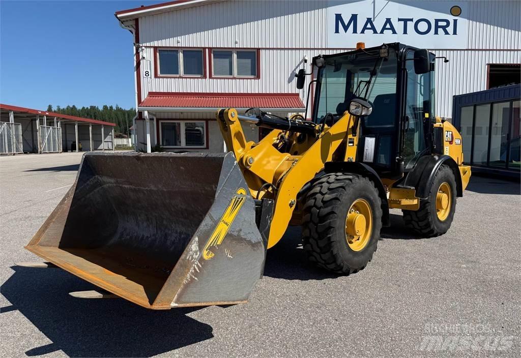 CAT 906M Pyöräkuormaajat