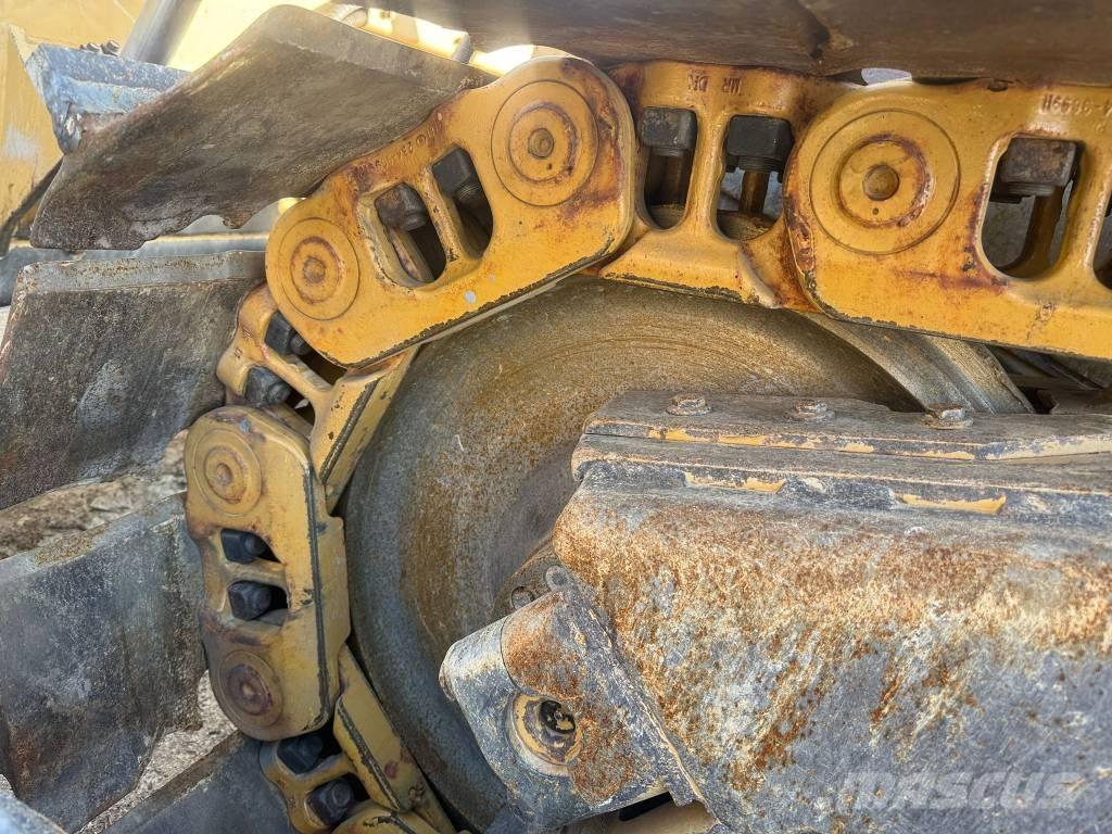 CAT D 6 T XL Telaketjupuskutraktorit