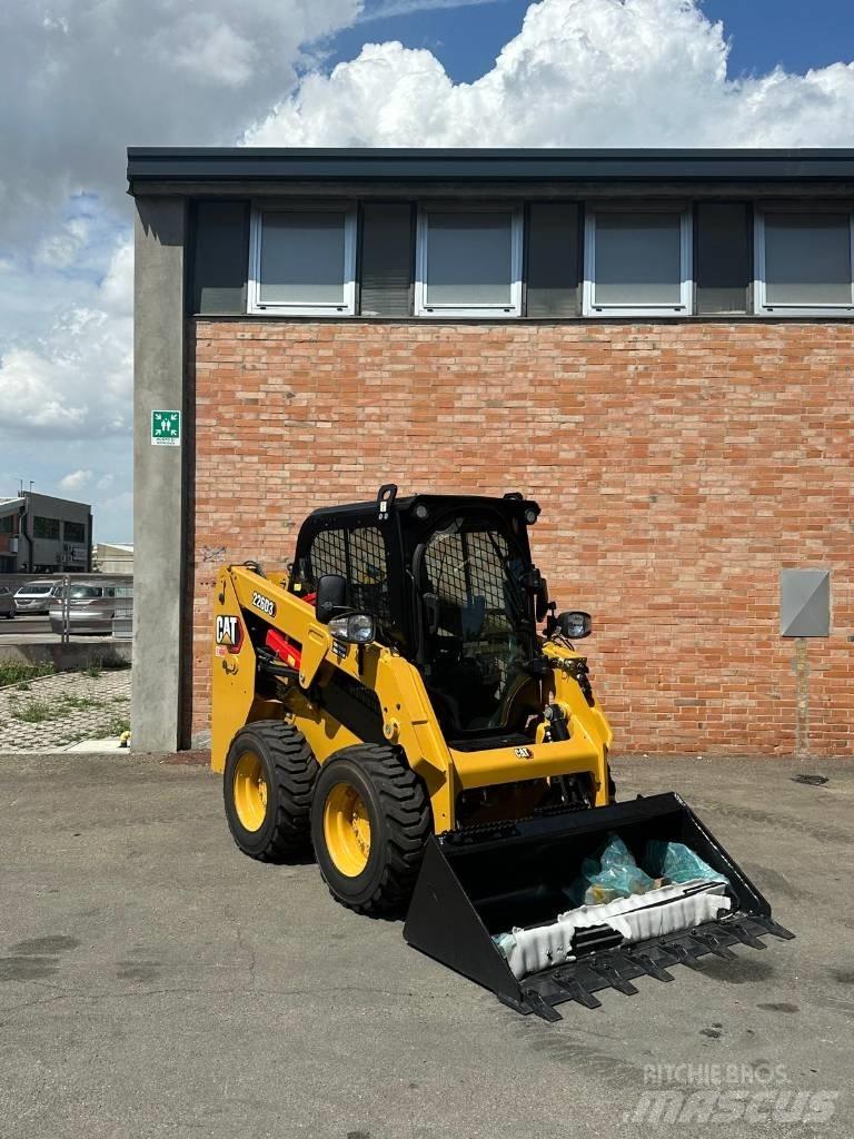 CAT 226D3 Liukuohjatut kuormaajat