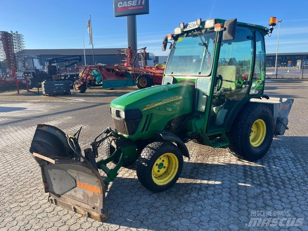 John Deere 2520 HST Taajamatraktorit