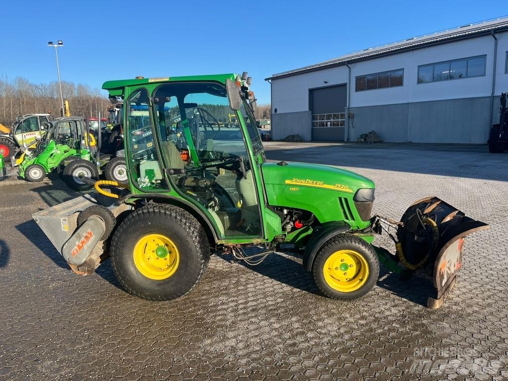John Deere 2520 HST Taajamatraktorit