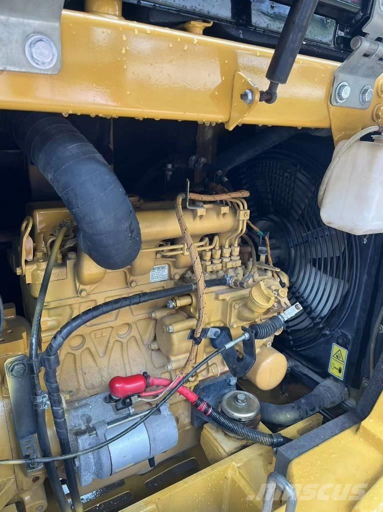 CAT 305.5 E2 Minikaivukoneet < 7t