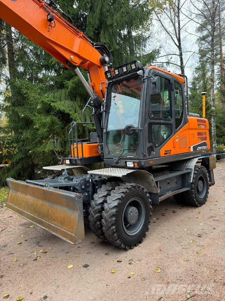 Doosan DX 170 W-5 Pyöräkaivukoneet