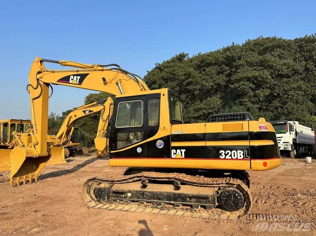 CAT 320 B Telakaivukoneet