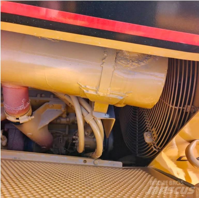 CAT D 6 R Telaketjupuskutraktorit