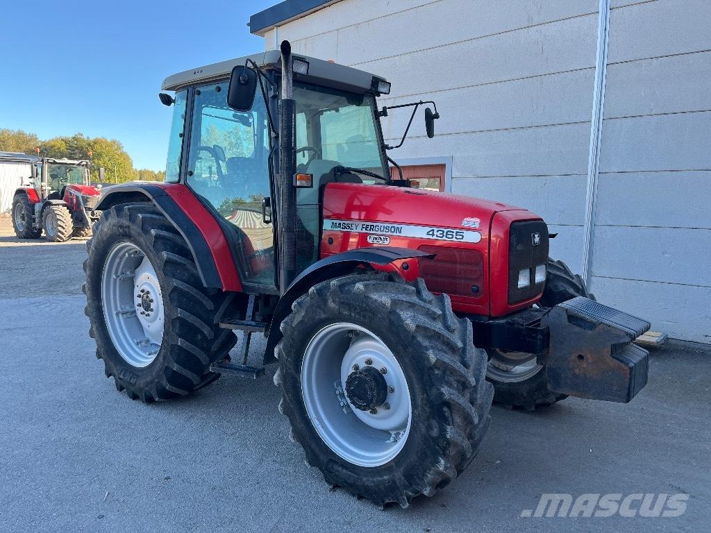 Massey Ferguson 4365 Traktorit