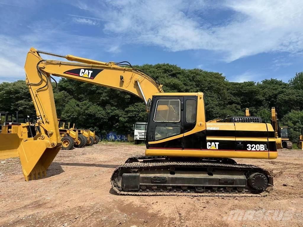 CAT 320 B L Telakaivukoneet