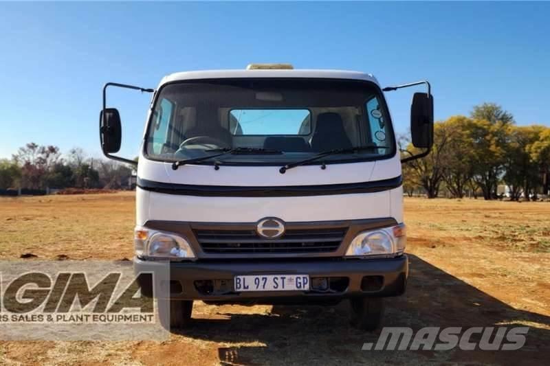 Hino 300 Roll Back Muut kuorma-autot