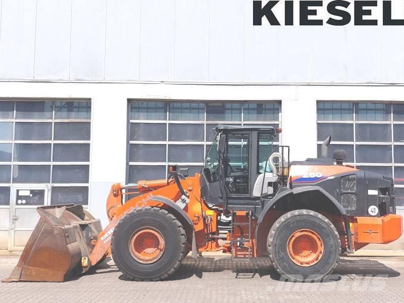 Hitachi ZW 250-6 Pyöräkuormaajat