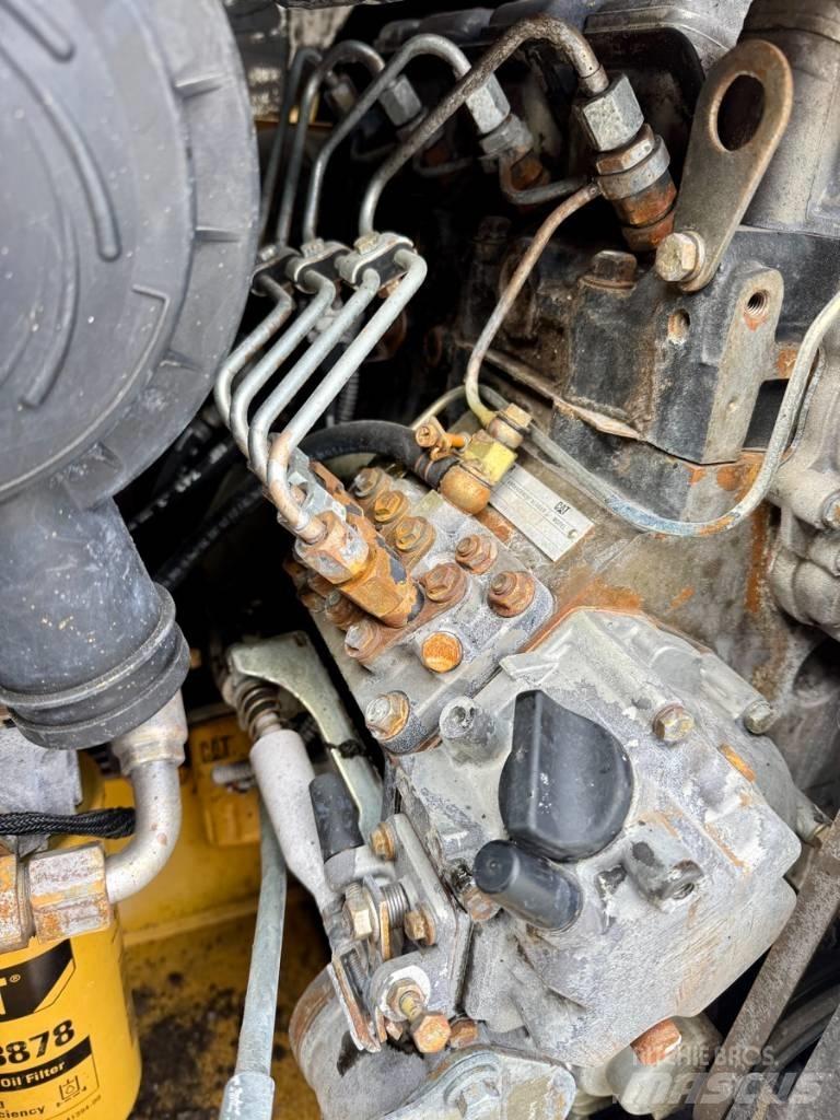 CAT 216 B 3 Liukuohjatut kuormaajat