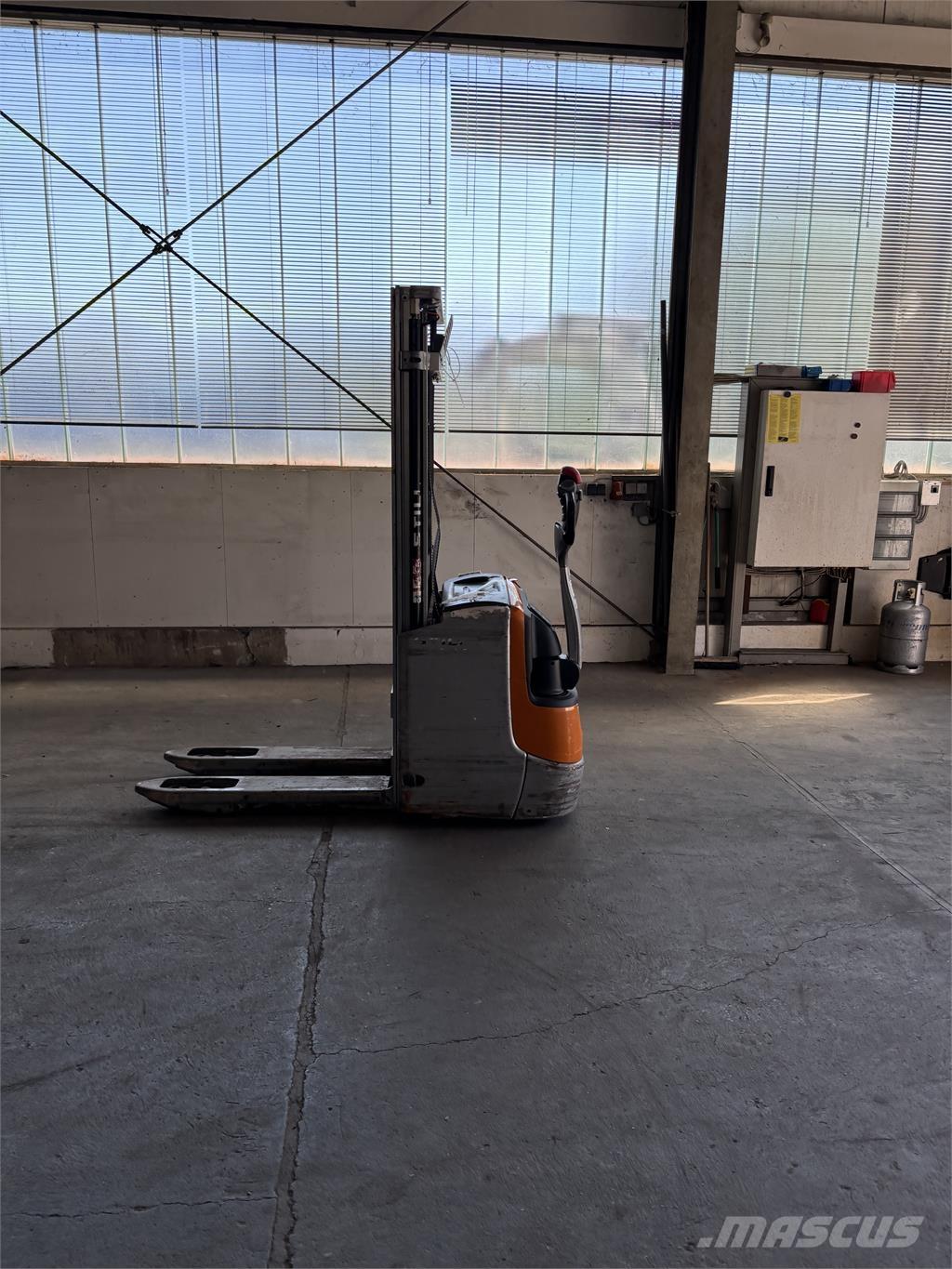 Still EXV 12i Ajettavat pinoamisvaunut