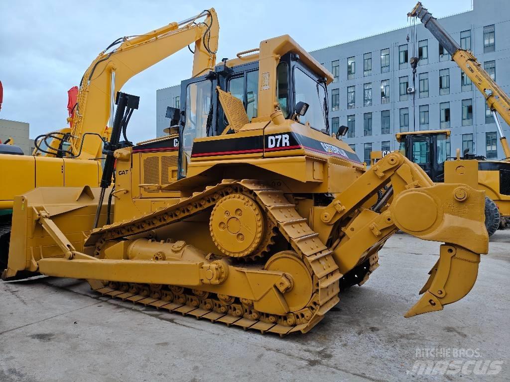 CAT D 7 R Telaketjupuskutraktorit