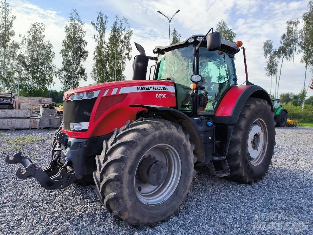 Massey Ferguson 8690 Traktorit