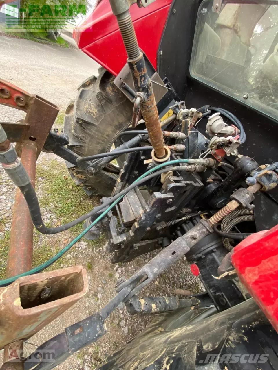 Case IH 844 a Traktorit