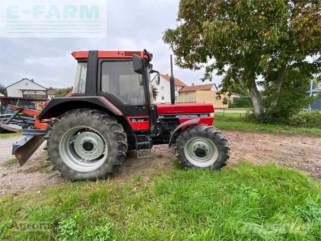 Case IH 844 a Traktorit