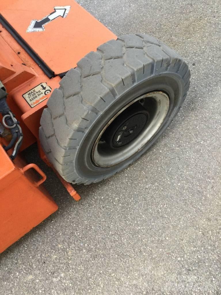 JLG E 300 AJP Kuukulkijat