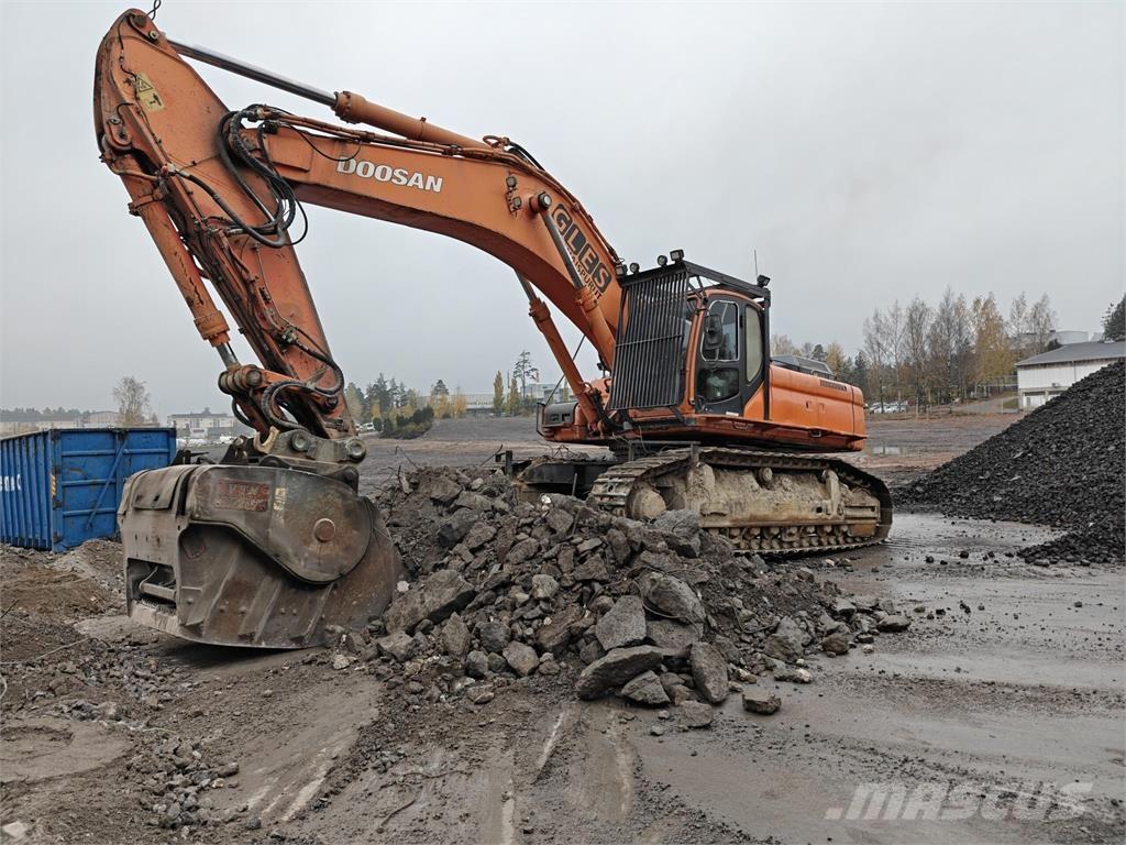 Doosan DX520LC Telakaivukoneet