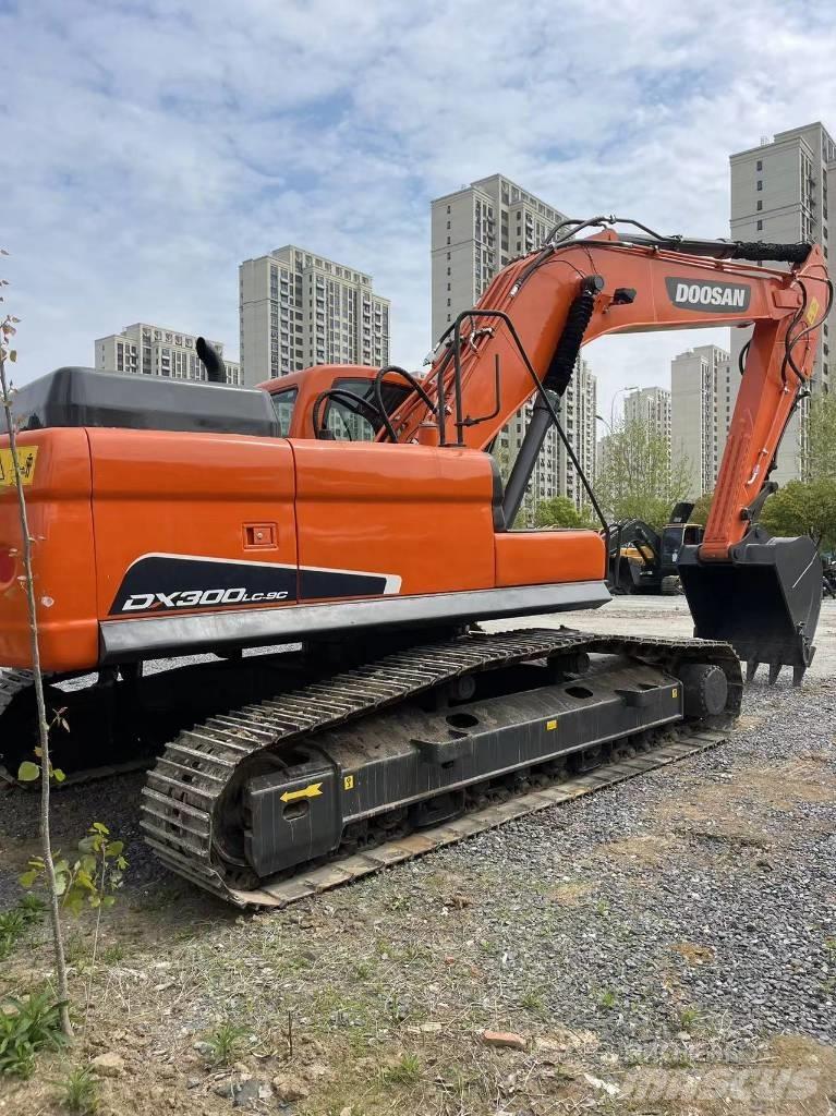 Doosan DX 300 LC Telakaivukoneet