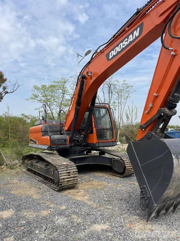 Doosan DX 300 LC Telakaivukoneet