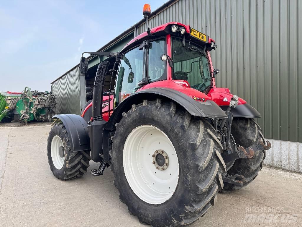 Valtra T194 Versu Traktorit