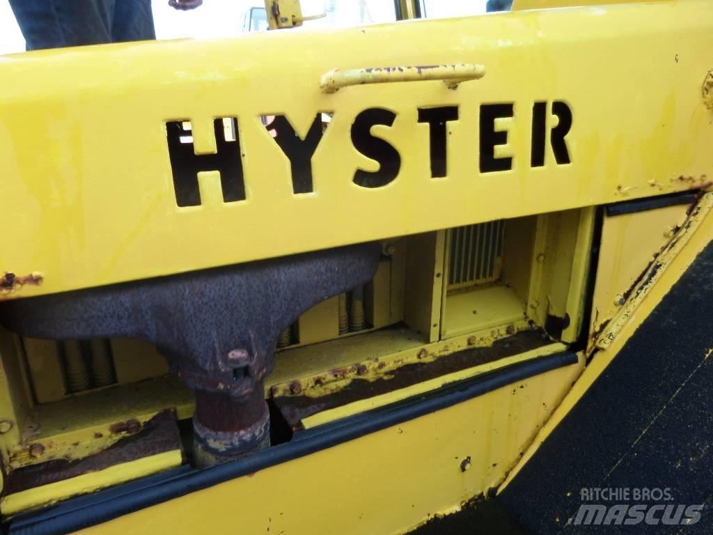 Hyster C 530 A H Kumipyöräjyrät