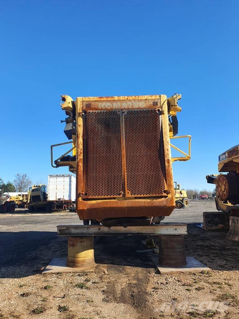 Komatsu D 475 A-5 SD Telaketjupuskutraktorit