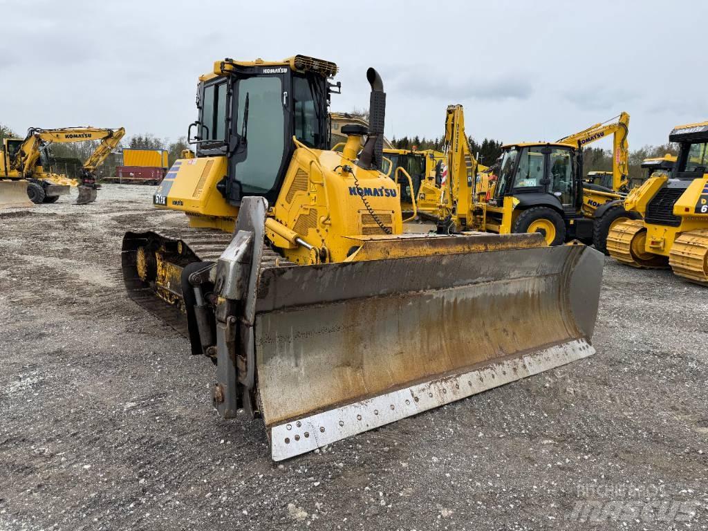 Komatsu D 61 PX-24 Telaketjupuskutraktorit