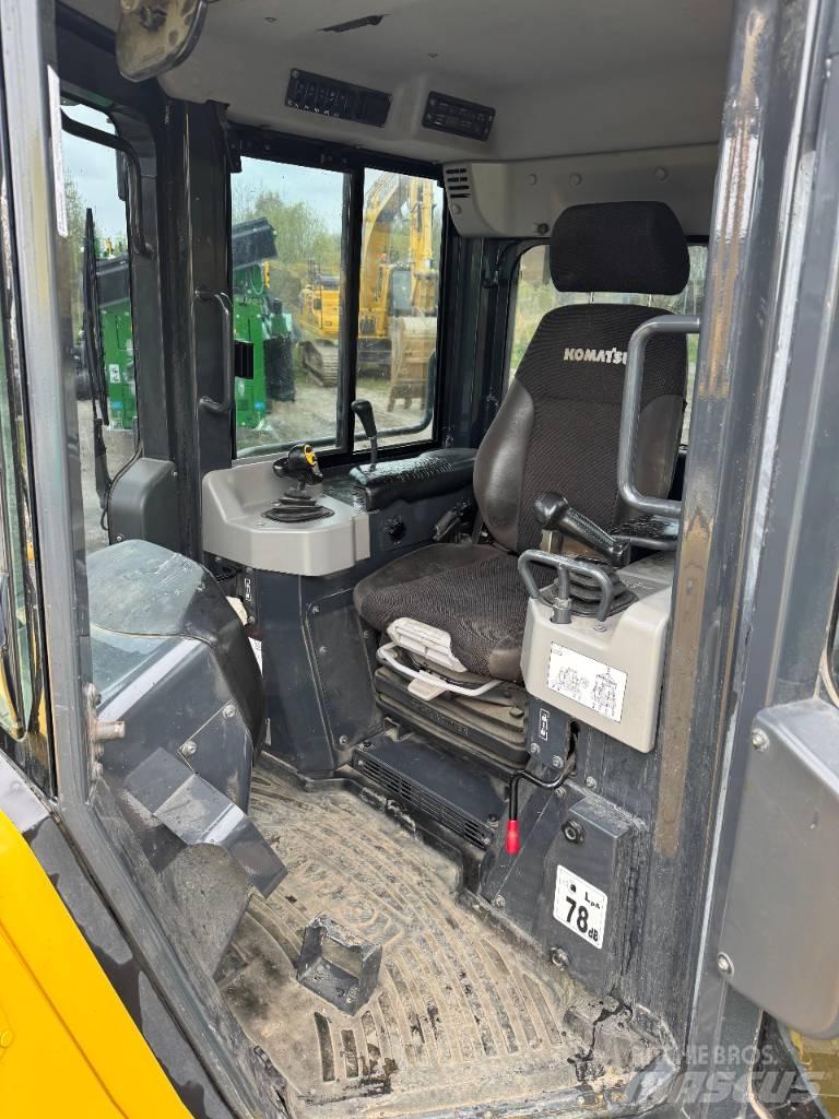 Komatsu D 61 PX-24 Telaketjupuskutraktorit