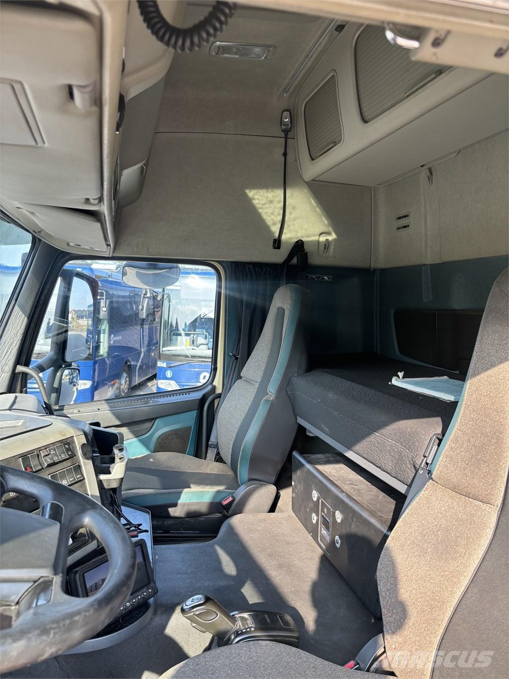Volvo FM 450 Vetopöytäautot