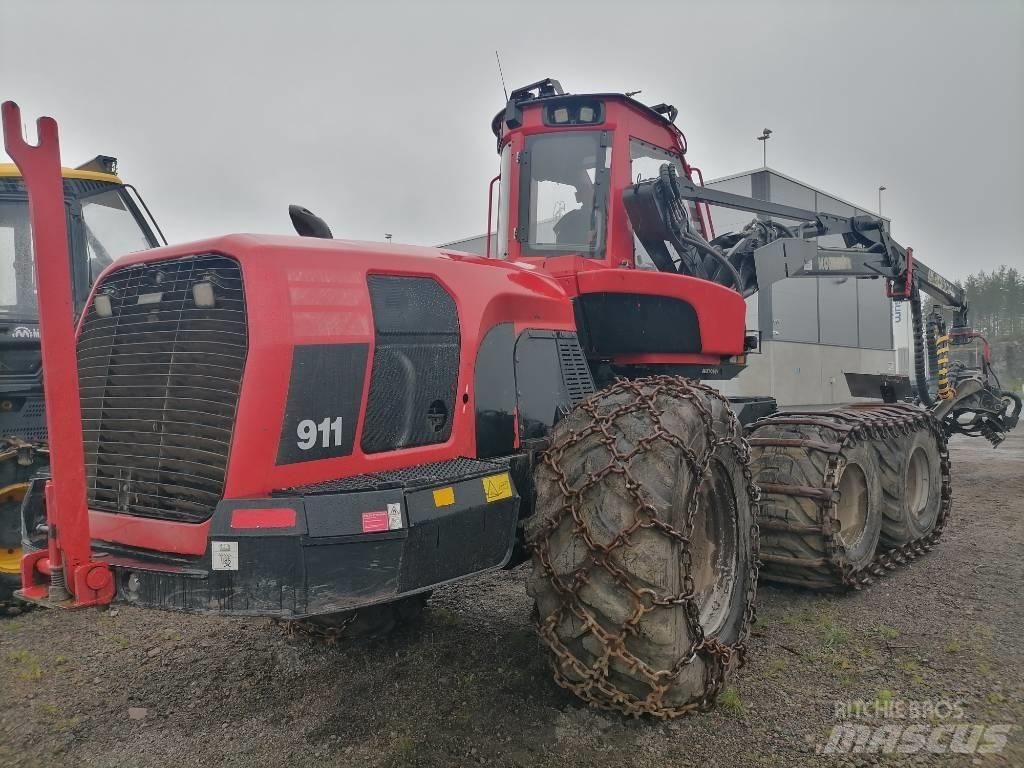 Komatsu 911 Harvesterit