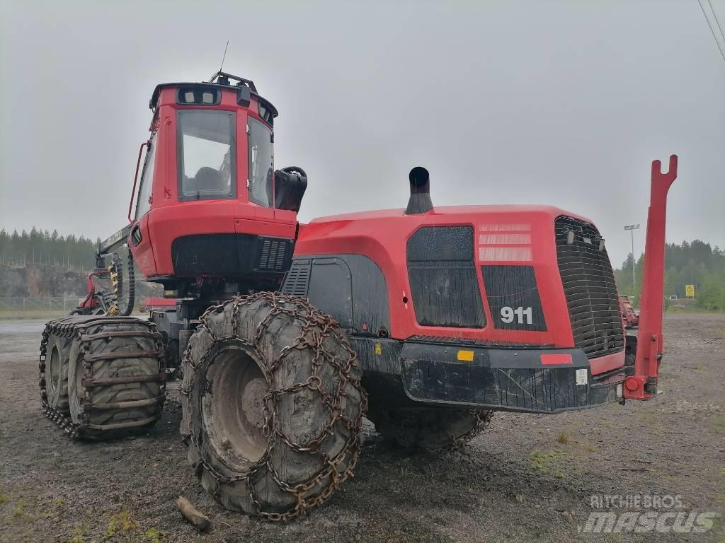 Komatsu 911 Harvesterit