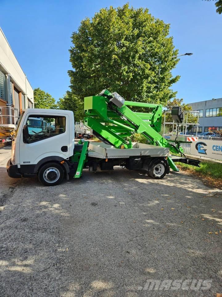 Isoli PNT 205 Nostolava-autot