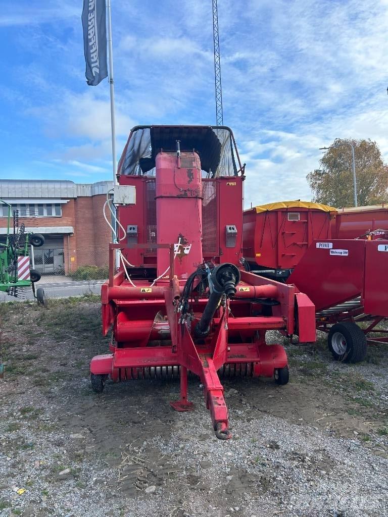 JF ES 3500 Keräävät noukinvaunut ja silppurivaunut