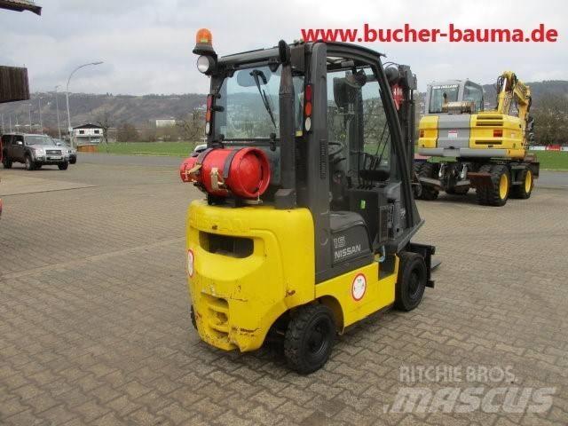Nissan KB 14 GNA Nestekaasutrukit