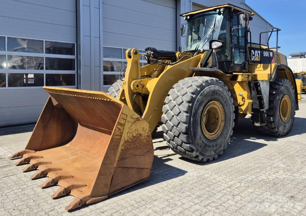 CAT 966M Pyöräkuormaajat