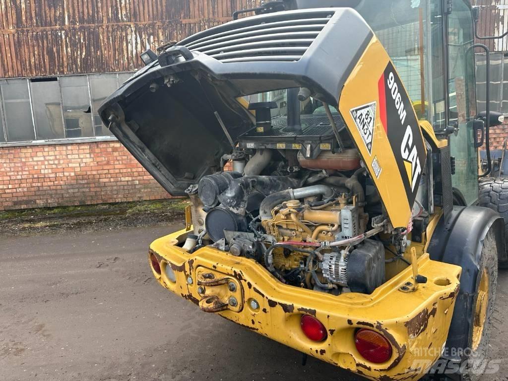 CAT 906 Pyöräkuormaajat