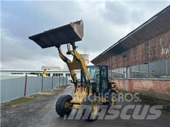 CAT 906 Pyöräkuormaajat