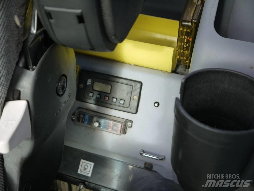 Komatsu PW 160-7E0 Pyöräkaivukoneet