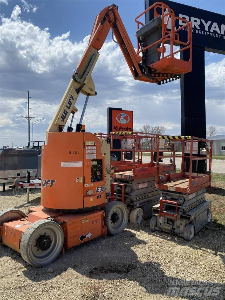 JLG E300AJP Kuukulkijat