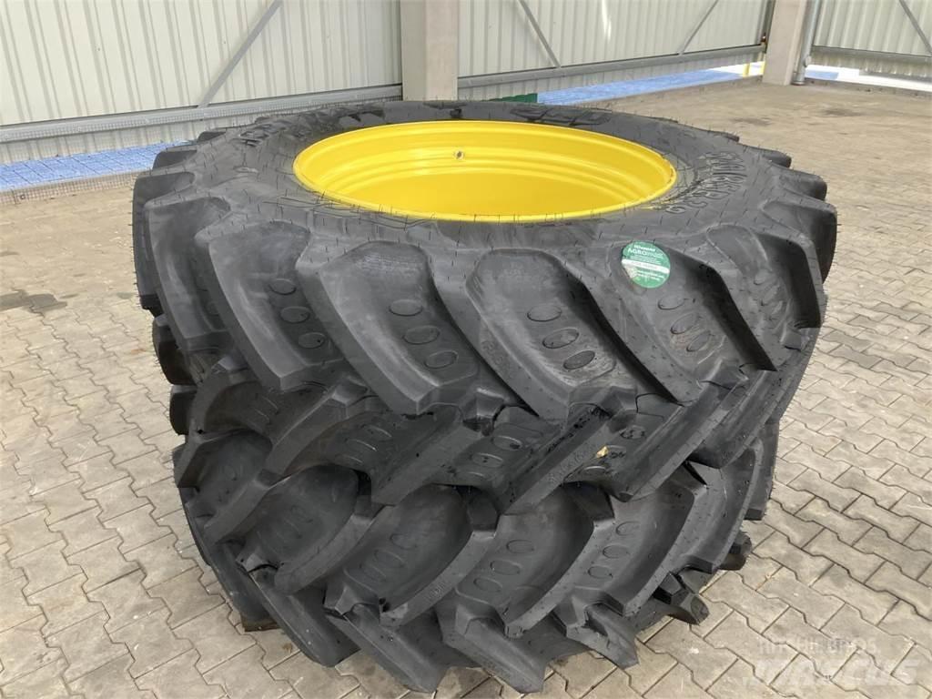BKT 520/85R38 Renkaat ja vanteet
