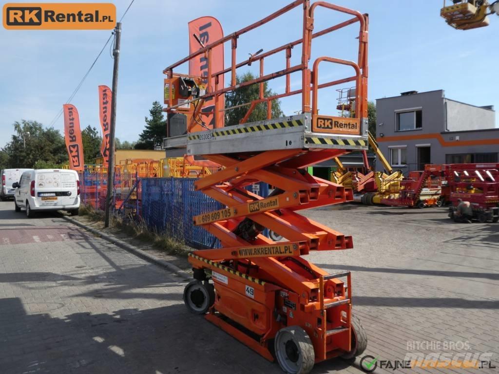 JLG 2030 ES Saksilavat