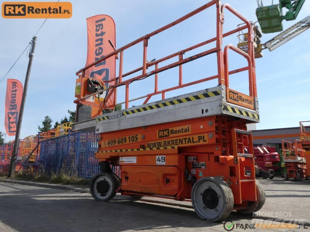 JLG 2030 ES Saksilavat