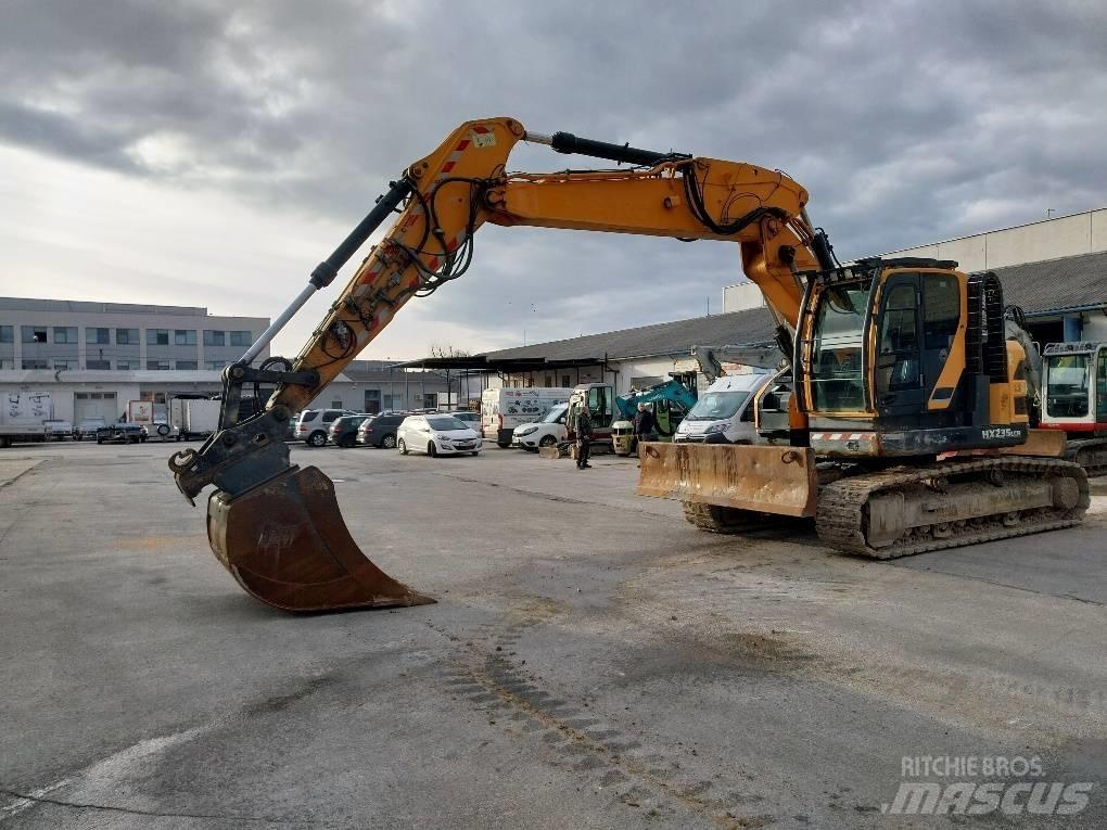 Hyundai HX 235 LCR Telakaivukoneet