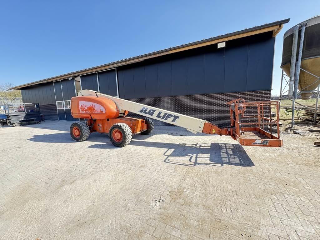 JLG 600s Teleskooppipuominostimet