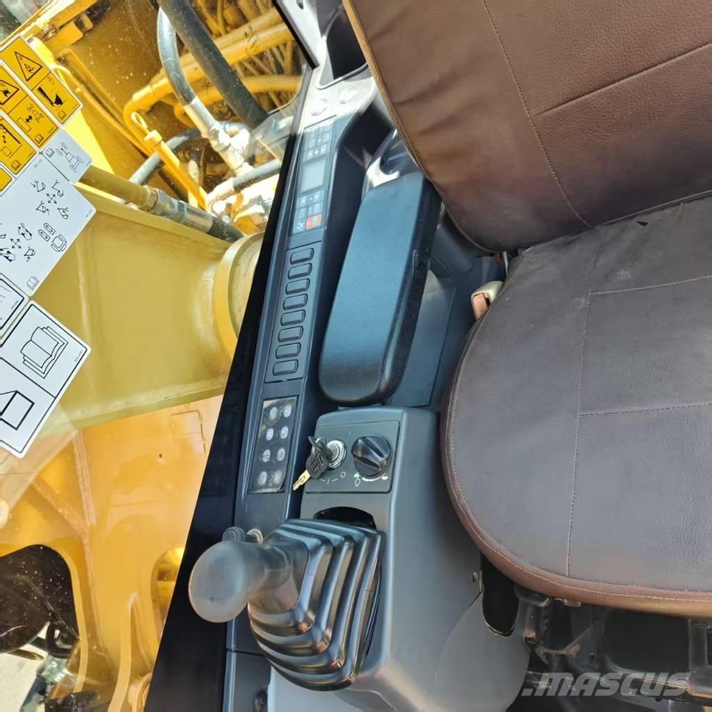 CAT 320 D Telakaivukoneet