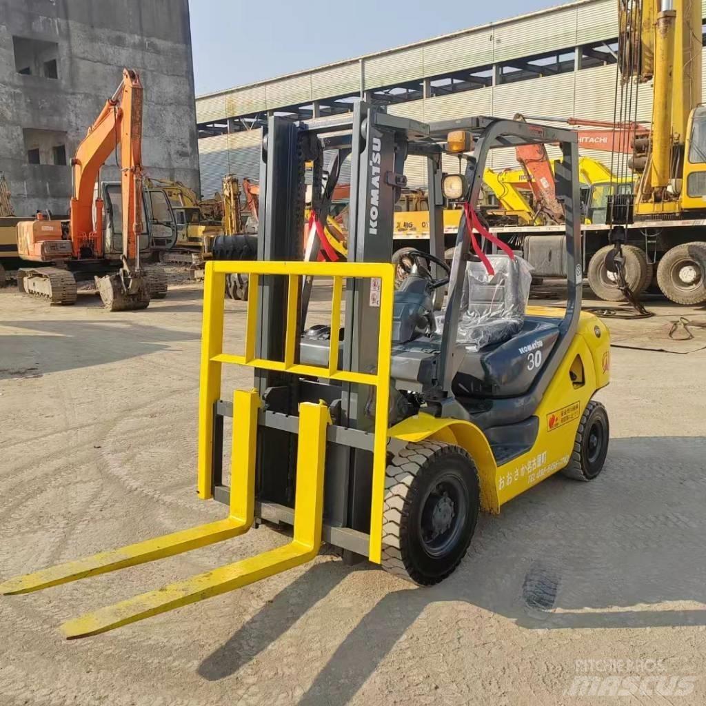 Komatsu FD 30 Dieseltrukit