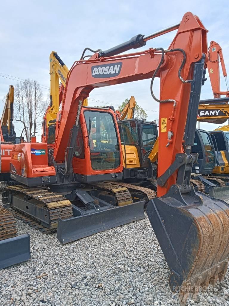 Doosan DX 75 Minikaivukoneet < 7t