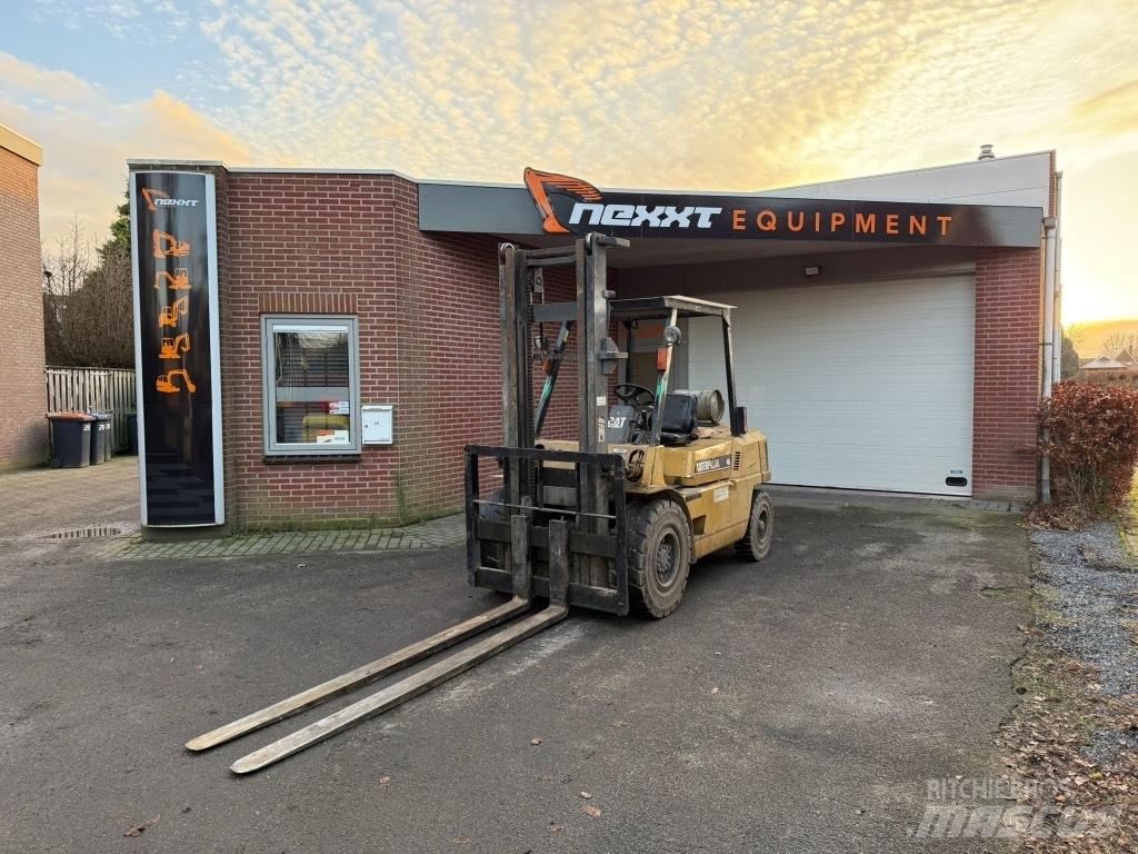 CAT GP 40 Nestekaasutrukit